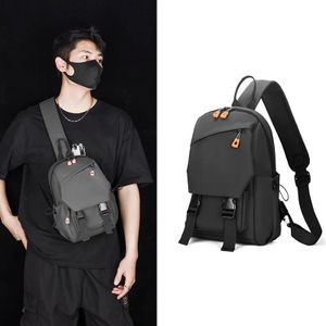 Sac bandoulière avec rangement sécurisé, pratique pour tablette et accessoires