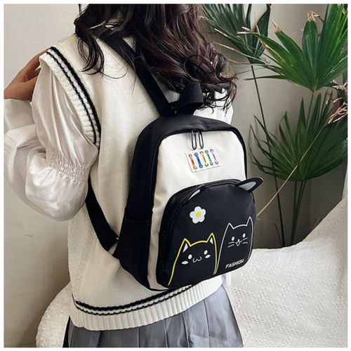 Sac à dos compact et léger, idéal pour transporter vos essentiels au quotidien.