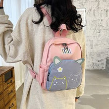 Sac à dos compact et léger, idéal pour transporter vos essentiels au quotidien.
