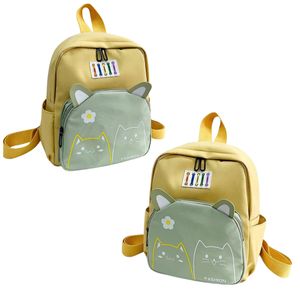 Sac à dos compact et léger, idéal pour transporter vos essentiels au quotidien.