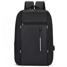Sac à dos moderne avec port USB intégré, idéal pour bureau, école et voyages.