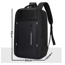 Sac à dos moderne avec port USB intégré, idéal pour bureau, école et voyages.