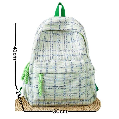 Sac à dos moderne avec rangement organisé, conçu pour les besoins quotidiens.